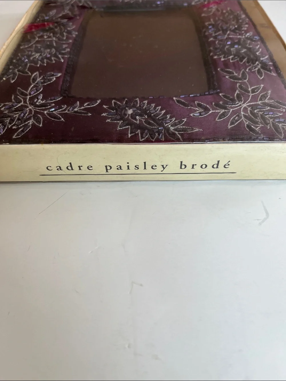 Pier 1 NIB purple cadre paisley brode tufted embroidered bead picture frame 4x6